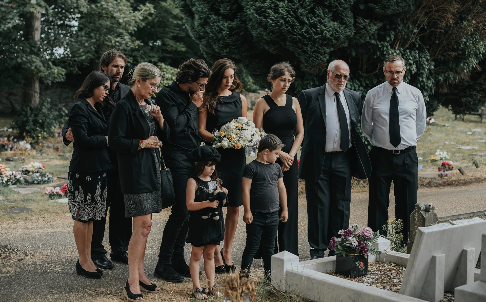 Fleurir une tombe slide